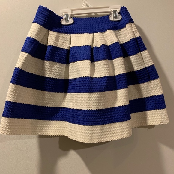 Dresses & Skirts - New Windsor Royal blue skirt